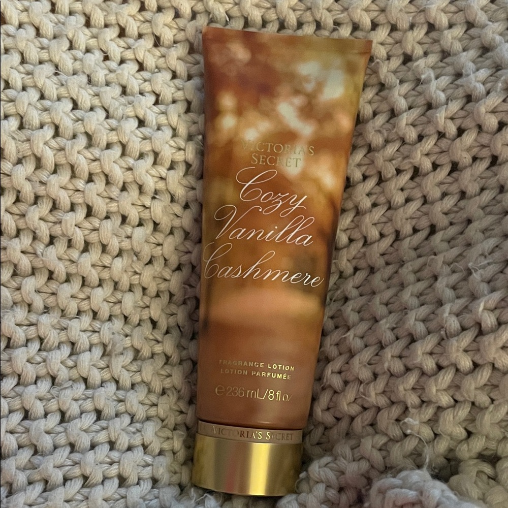 Victoria's Secret Cozy Vanilla Cashmere Fragrance Lotion